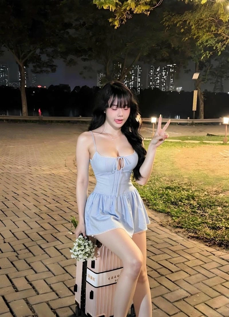Cô giáo hương bikini sexy sở hữu nét đẹp rạng rỡ