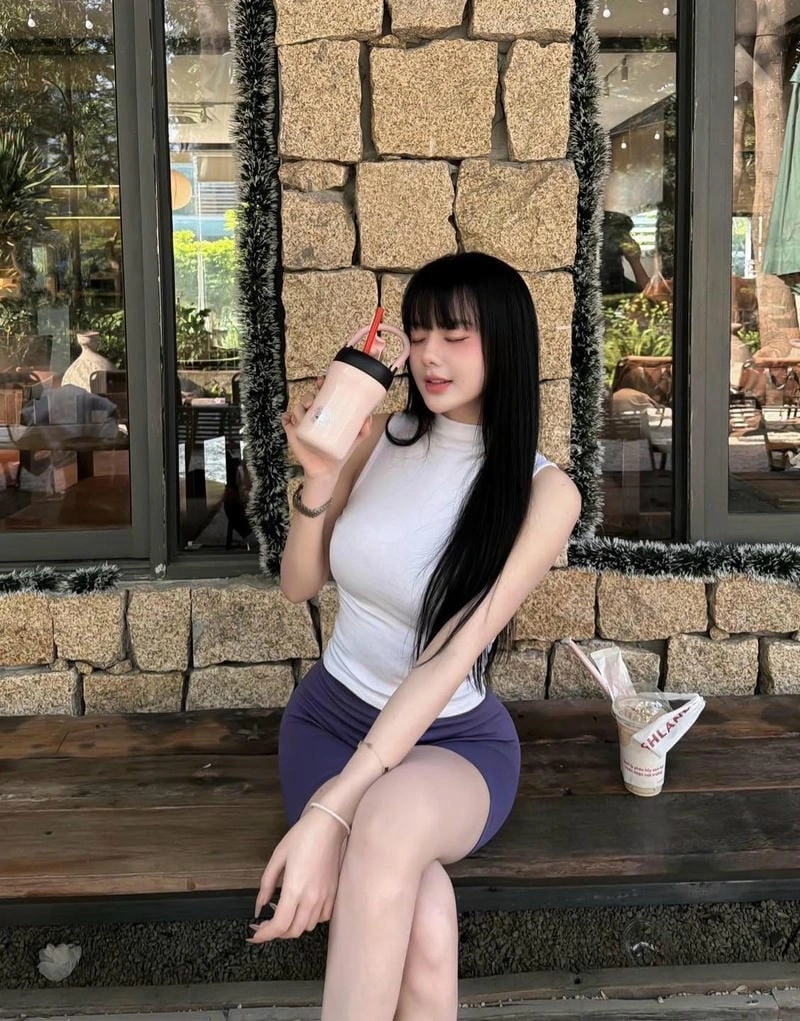 Cô giáo hương bikini sexy sở hữu phong thái đầy sức hút