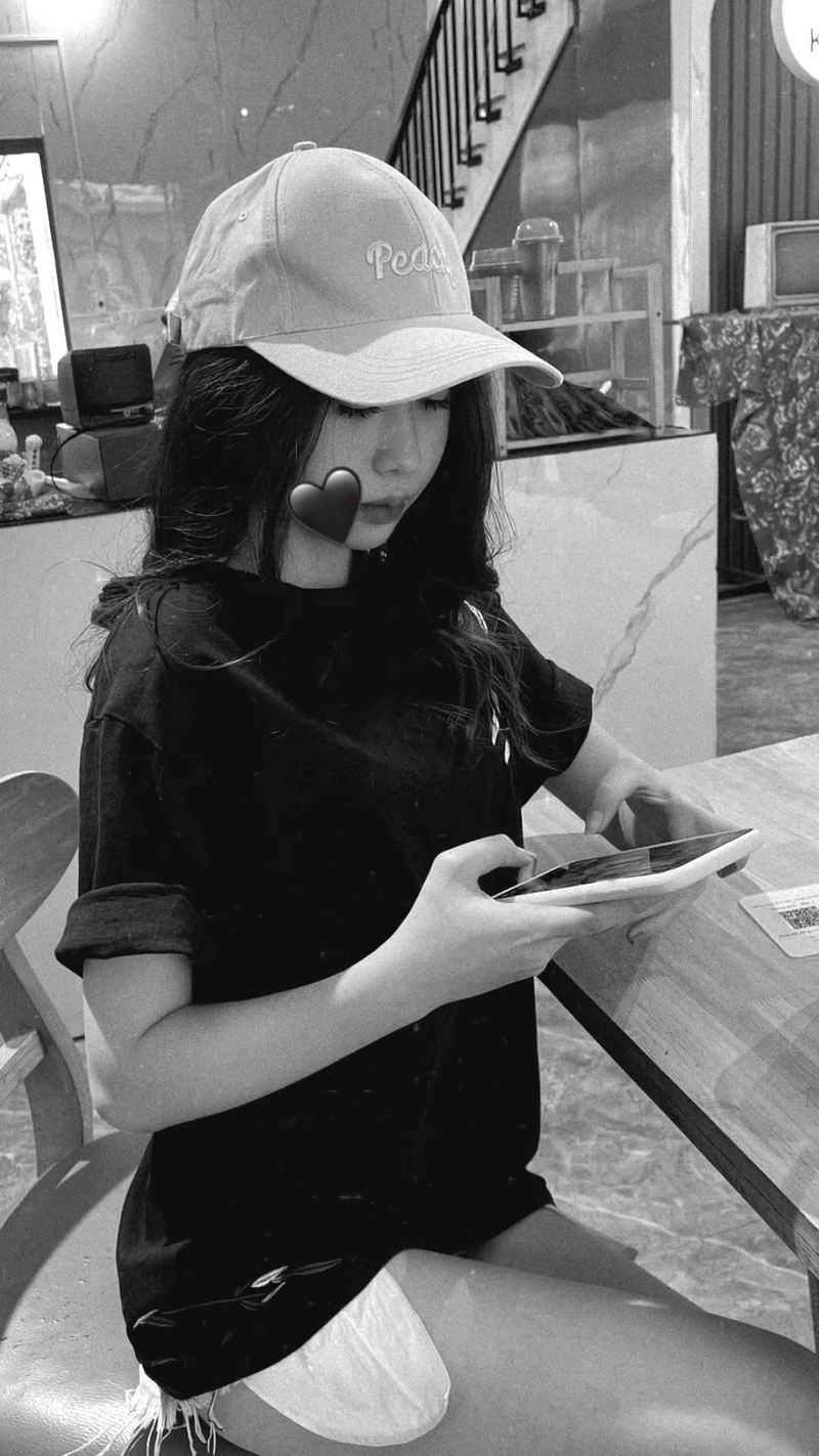 Gái phố xinh đẹp nổi bật
