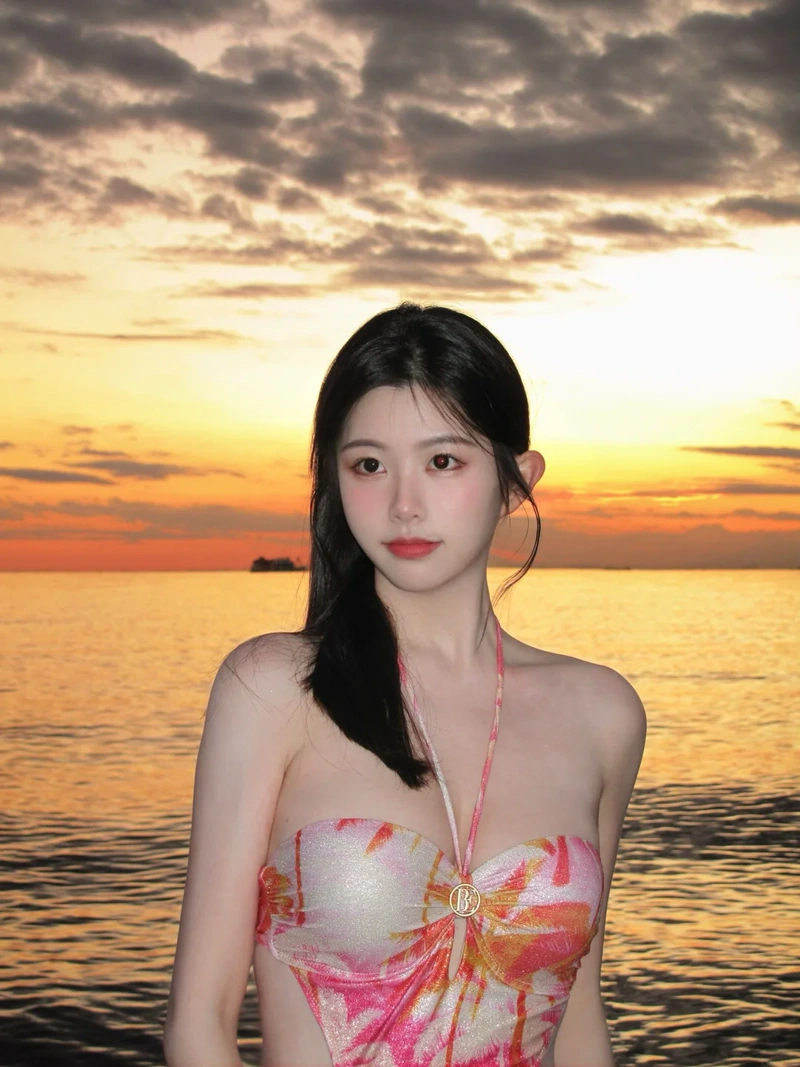 Gái xinh bikini hồng mông đít sexy siêu phẩm