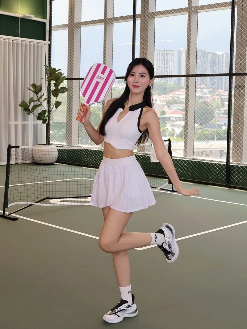 Gái xinh chơi pickleball với thân hình siêu phẩm 2K