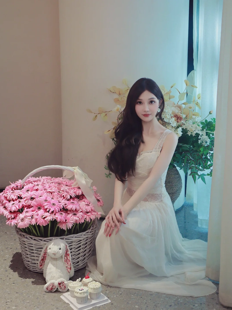 Gái xinh váy lưới mông to tròn cực phẩm