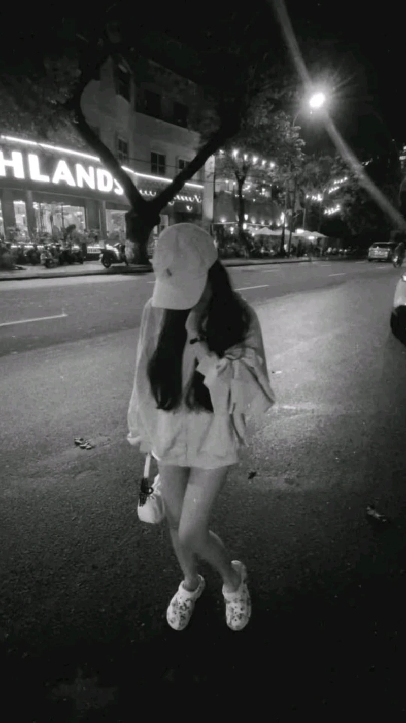 Girl phố kiêu kỳ cuốn hút