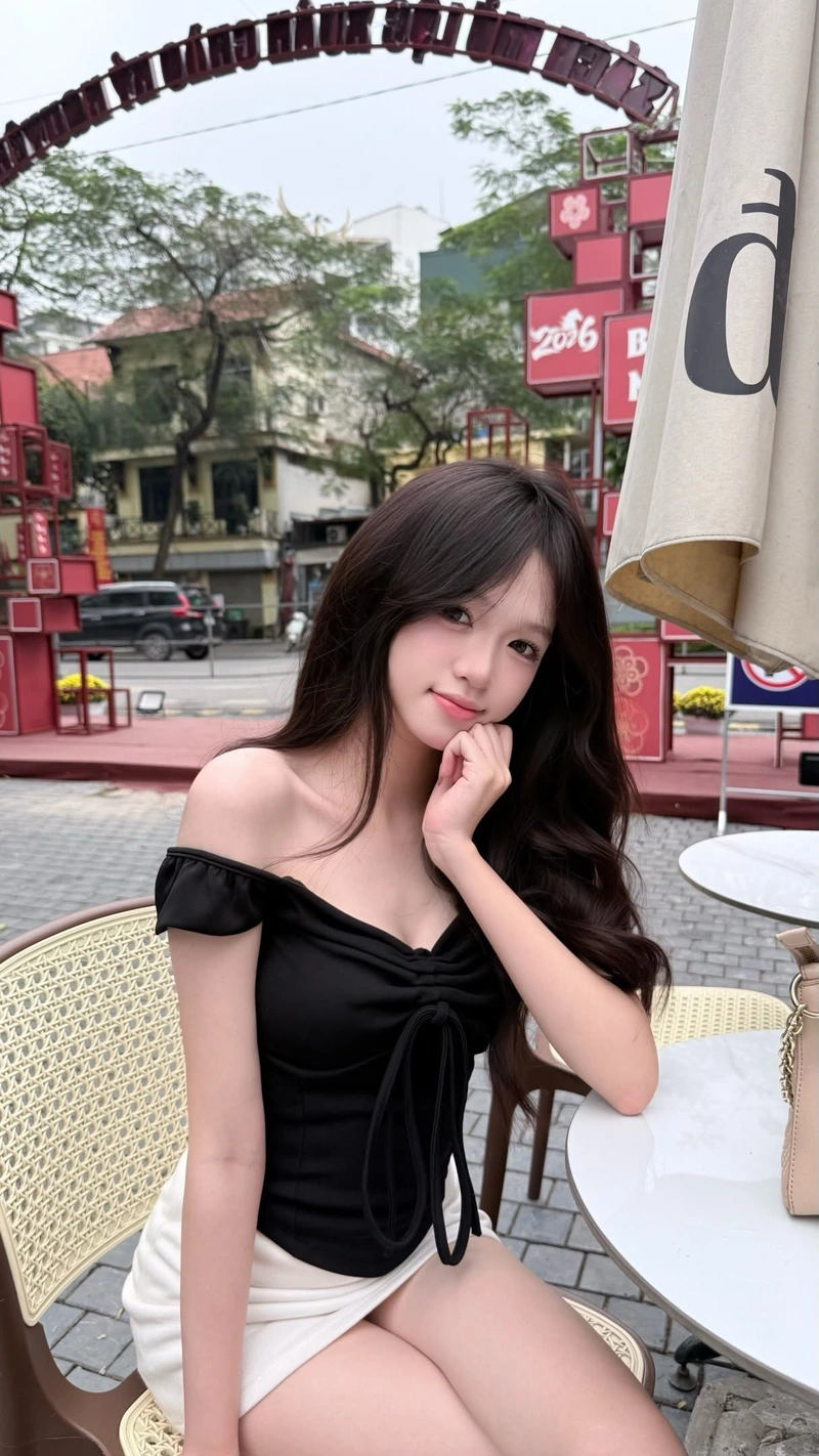 Girl phố xinh xắn rạng rỡ