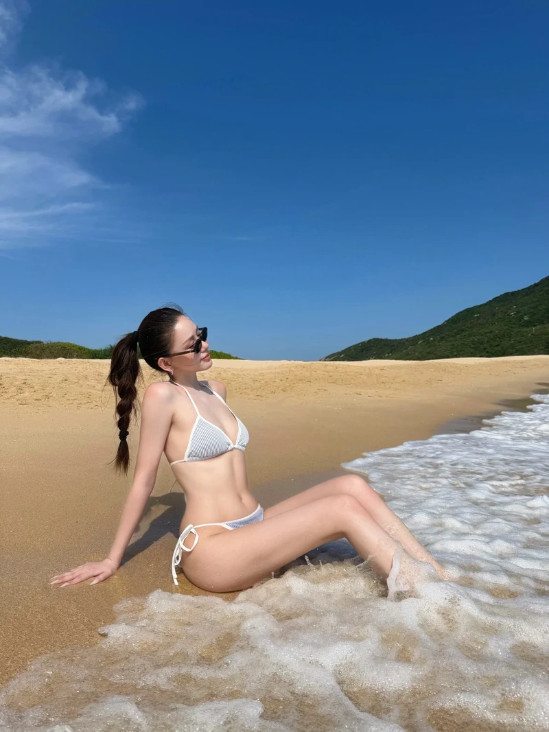 Hình gái xinh bikini gợi dục full HD