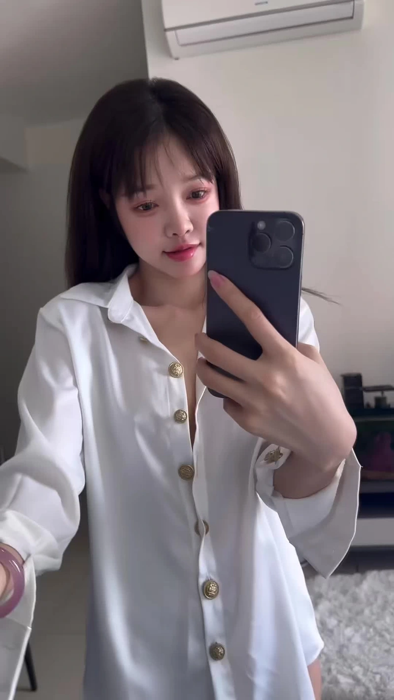 Hình Chu Hồng Liên sexy mông căng quyến rũ hút hồn