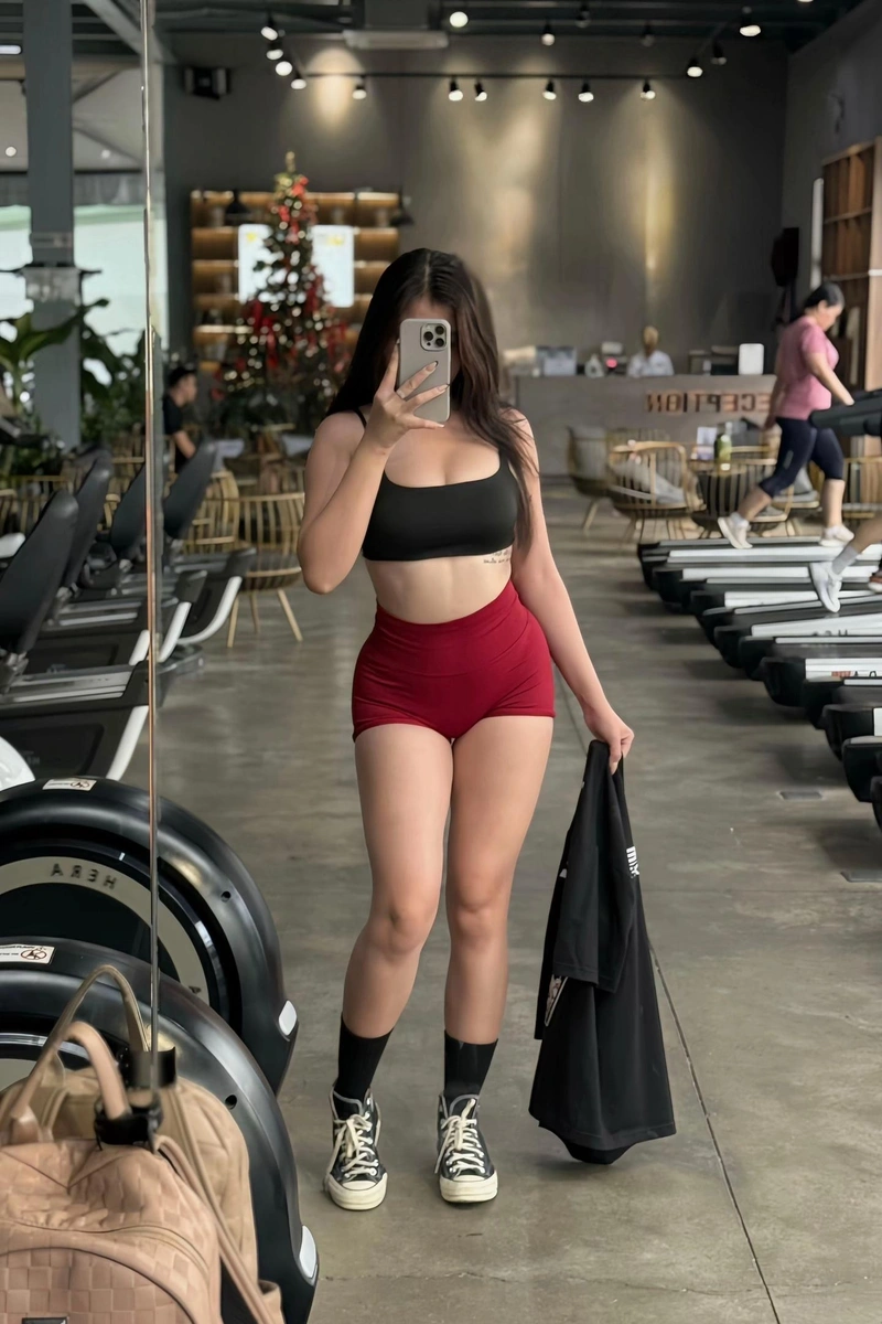 Hình TikToker Dii Dii sexy gợi dục body hoàn hảo