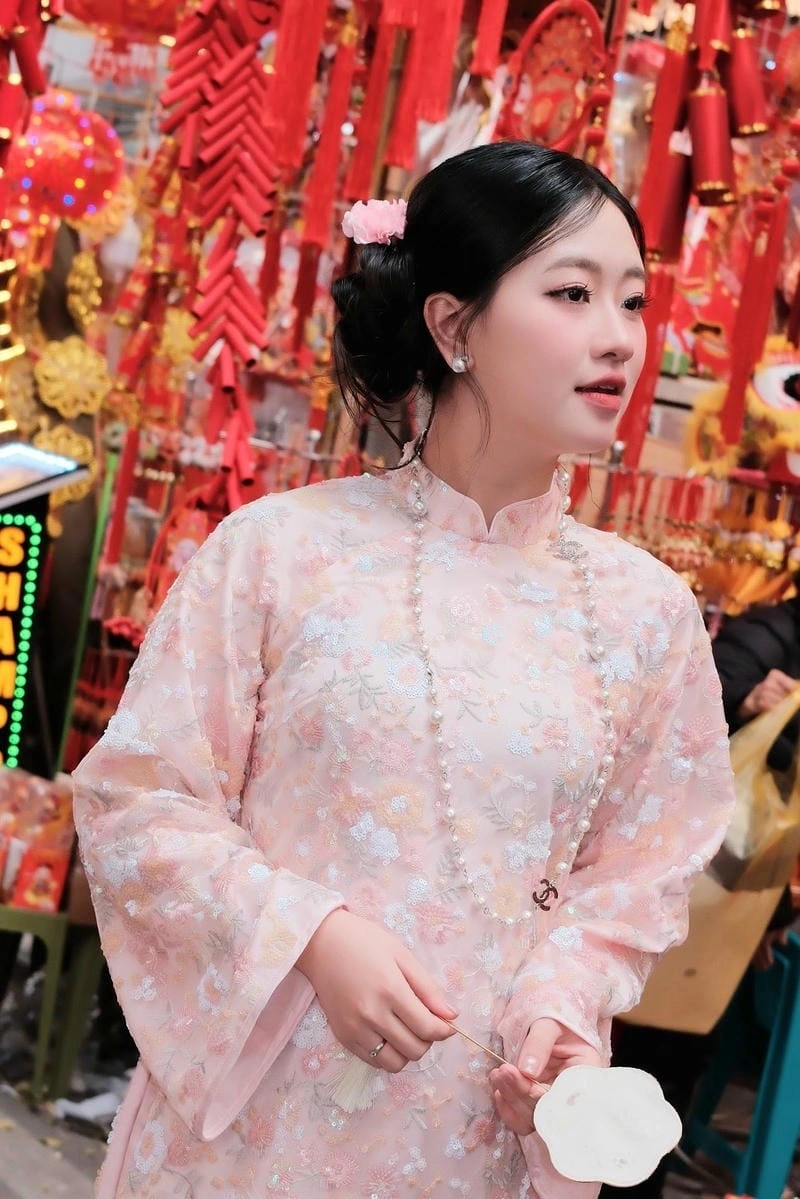 Hình ảnh Thảo Lee nổi bật với thần thái tự tin