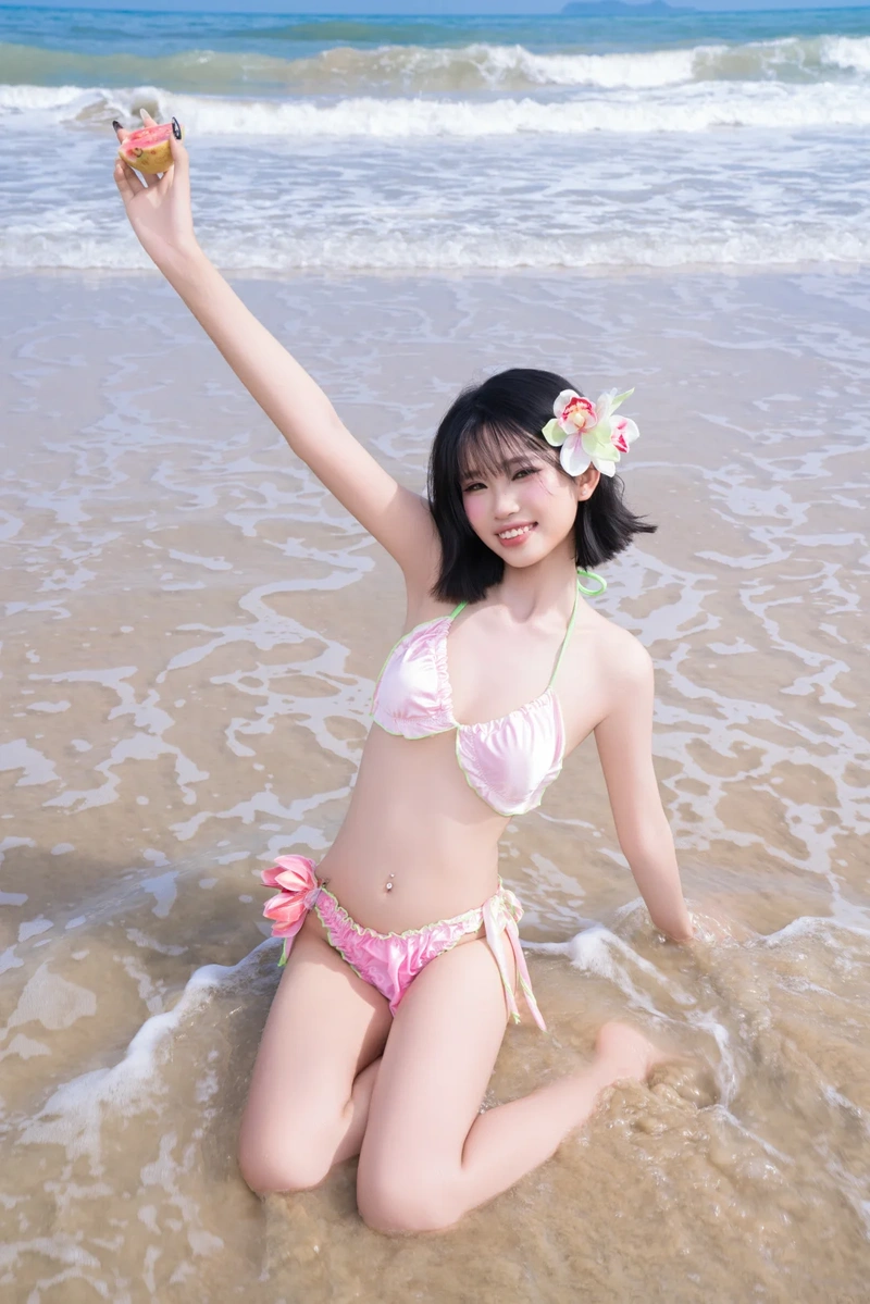 Hình gái xinh lột đồ bikini hồng thân hình nóng bỏng