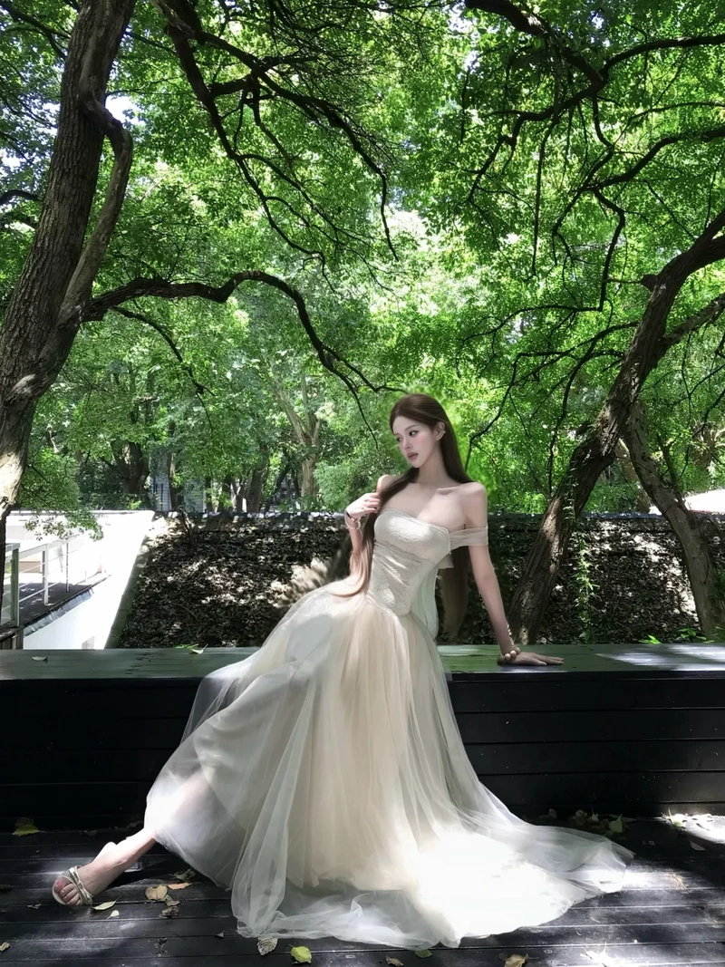 Hình nền điện thoại gái xinh mặc váy lưới sexy