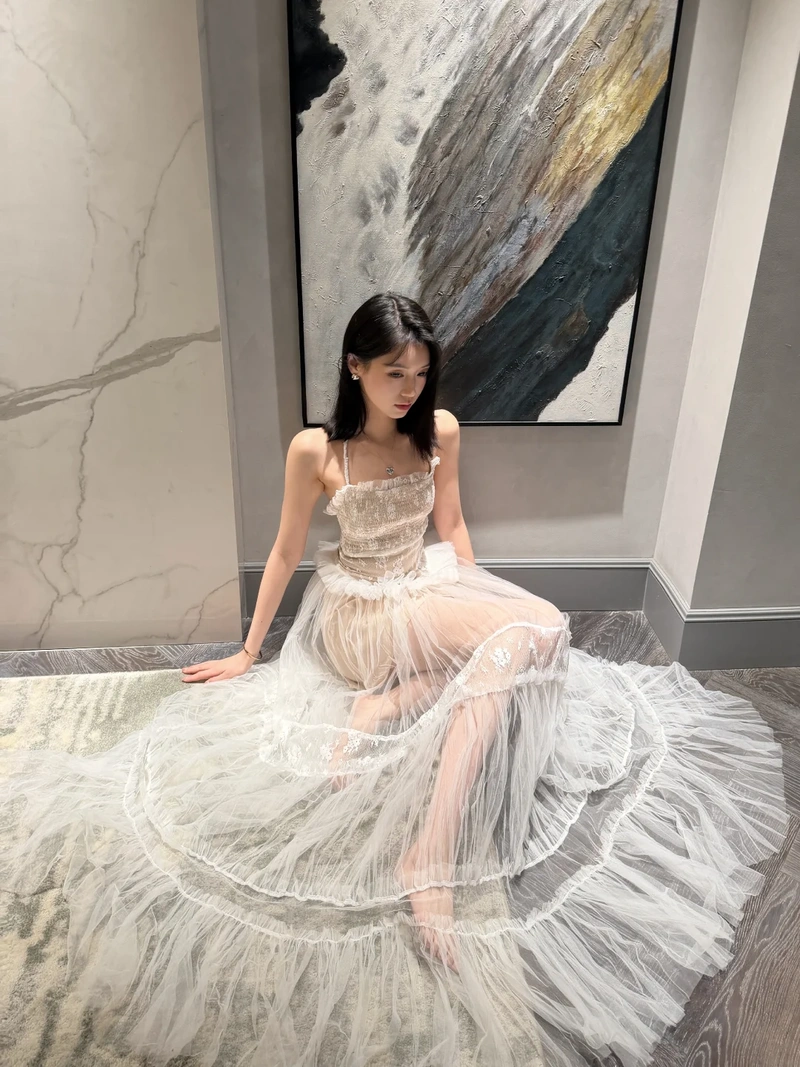 Hình nền gái xinh váy lưới sexy 4K siêu nét
