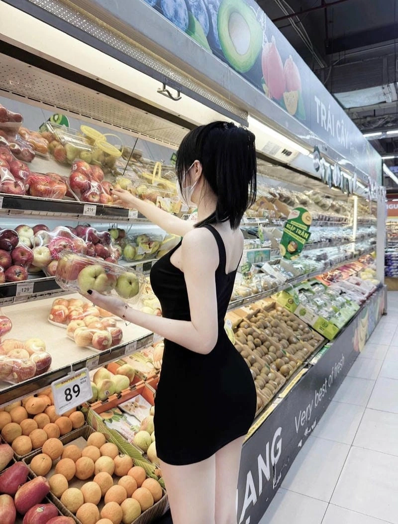 Hương bikini nổi bật với vẻ ngoài hài hòa tự nhiên