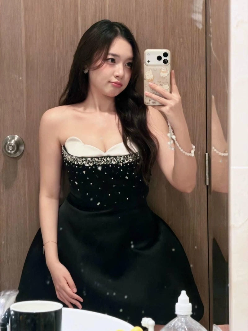 Mc Phương Thảo bikini sexy mang nét duyên tự nhiên