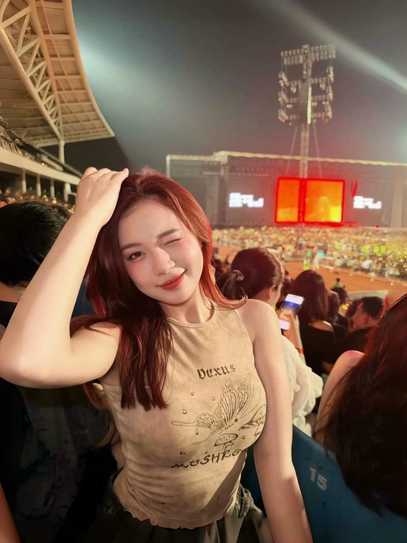 Mc Phương Thảo bikini sexy nổi bật bởi thần sắc tươi tắn