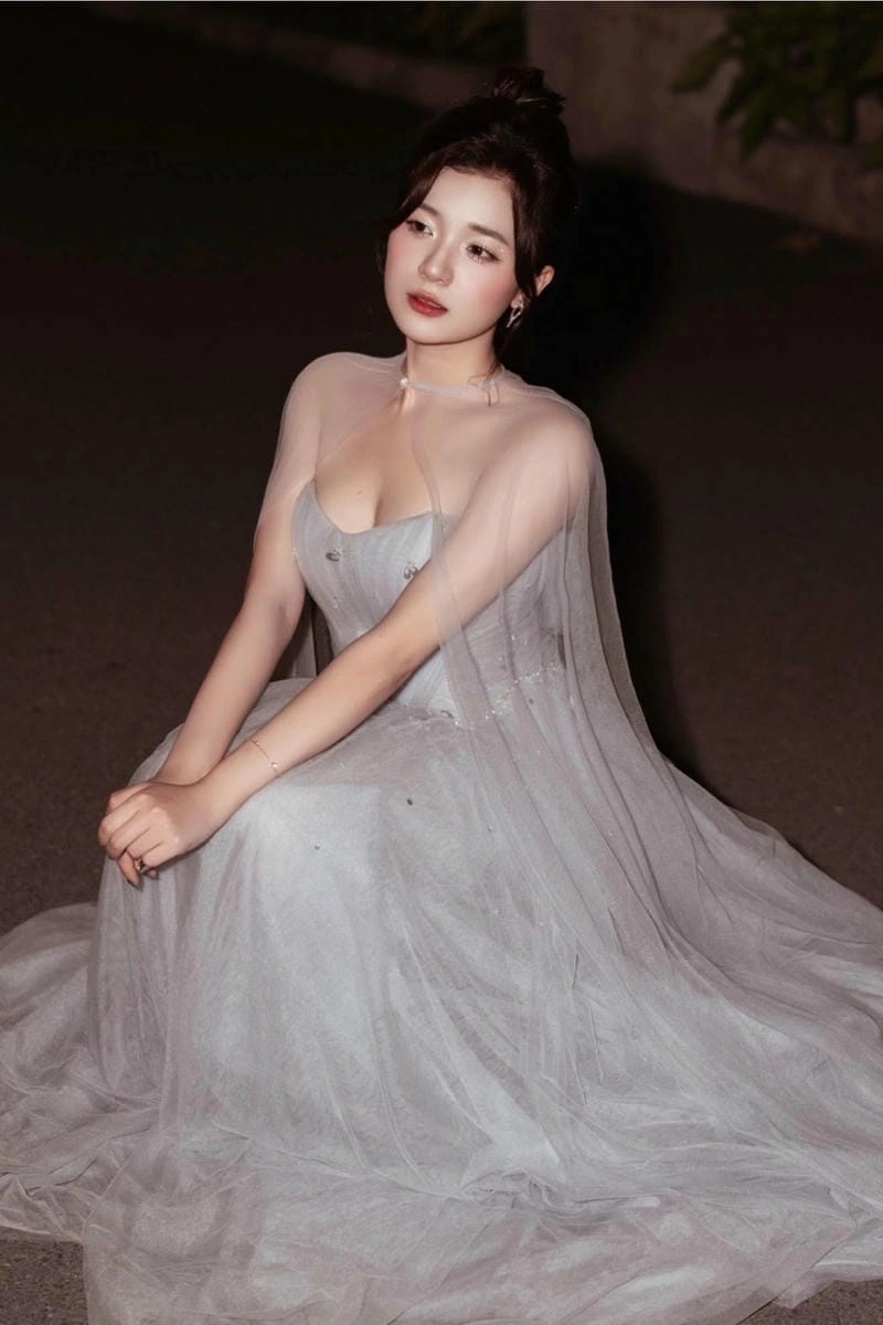 Mc Phương Thảo bikini sexy sở hữu phong thái cuốn hút