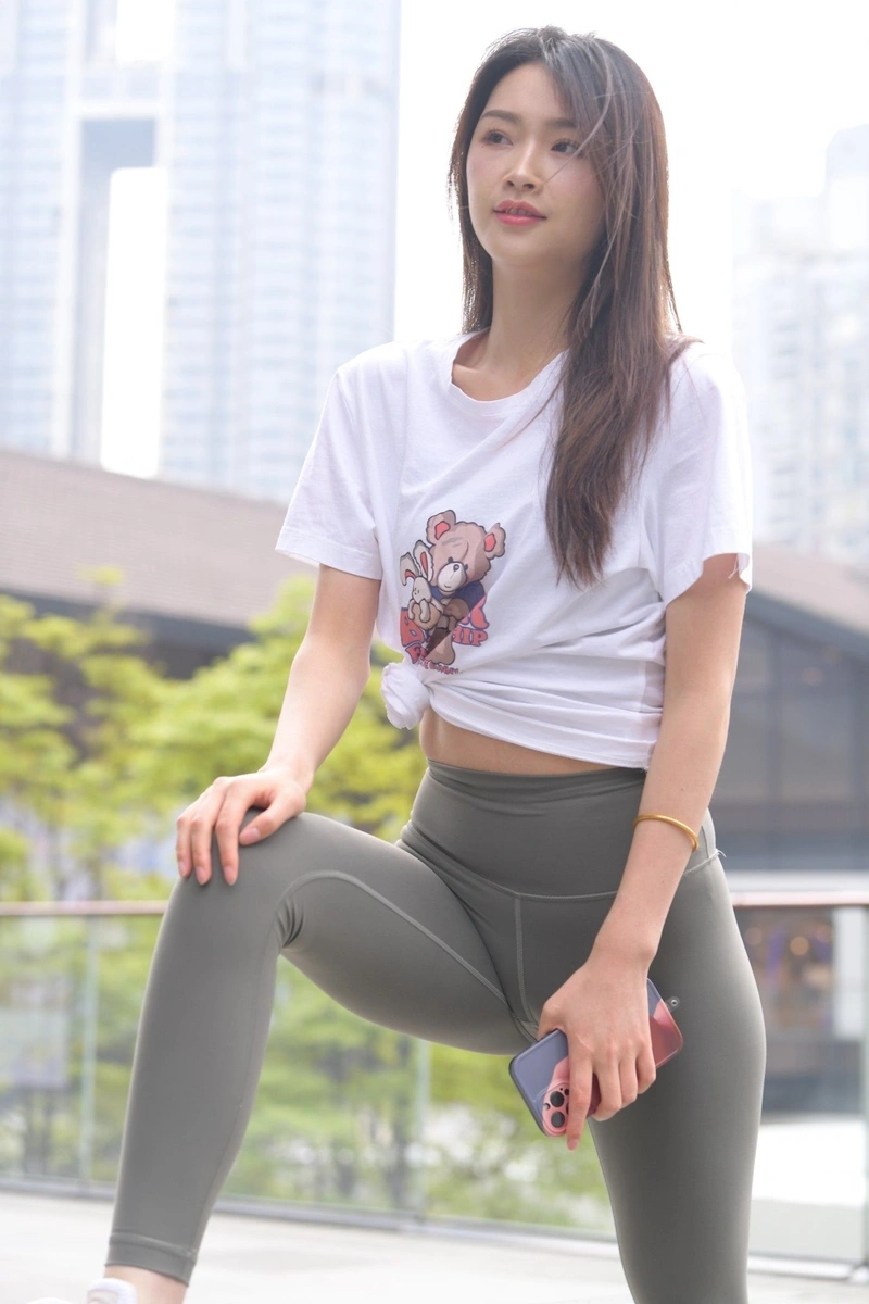 Người đẹp legging ôm body mông đít tròn gợi tình