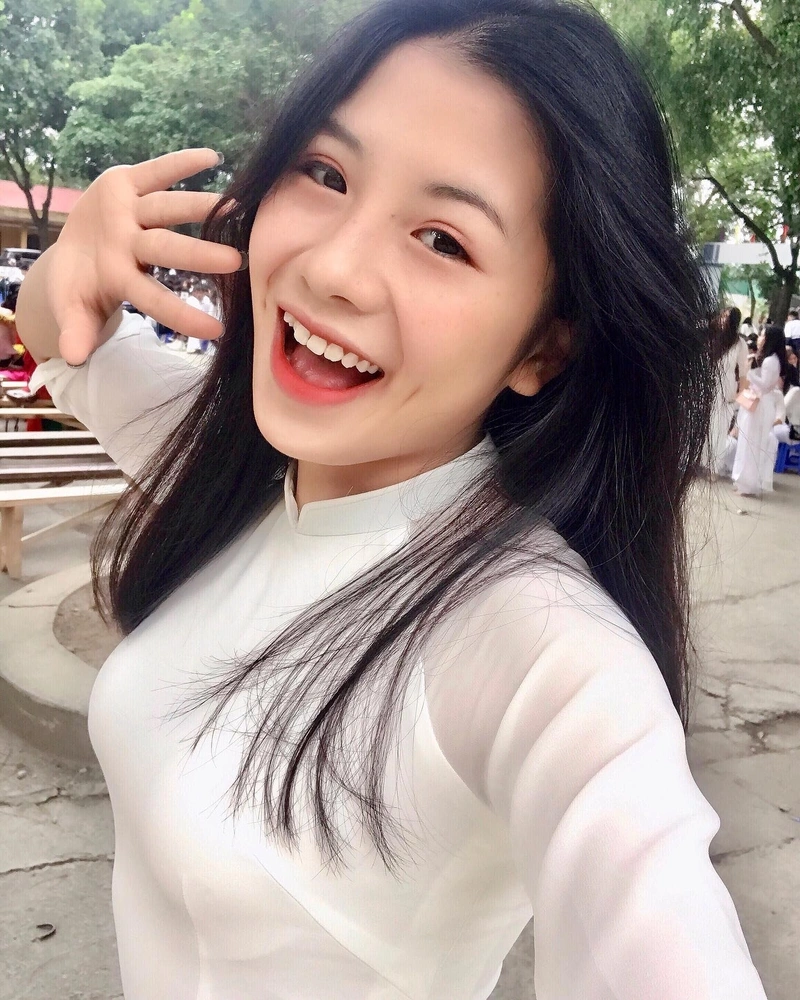 Nguyễn Ngọc Quỳnh dáng vẻ dâm đãng quyến rũ hút hồn