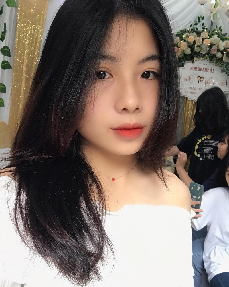 Nguyễn Ngọc Quỳnh gợi dục với đường cong hoàn hảo