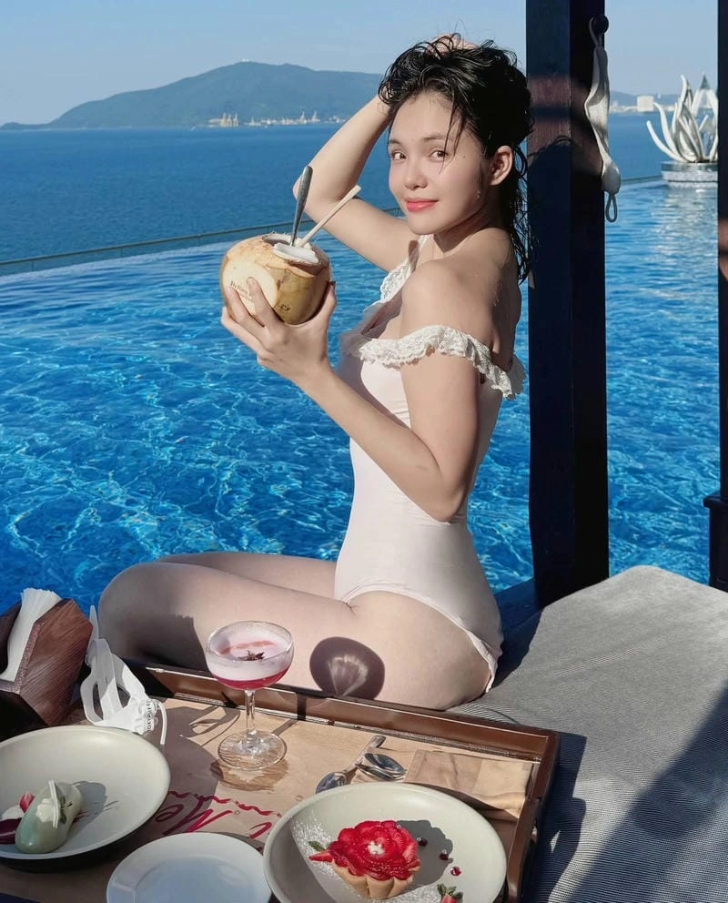 Nhật Hạ bikini sexy sở hữu diện mạo đầy sức hút