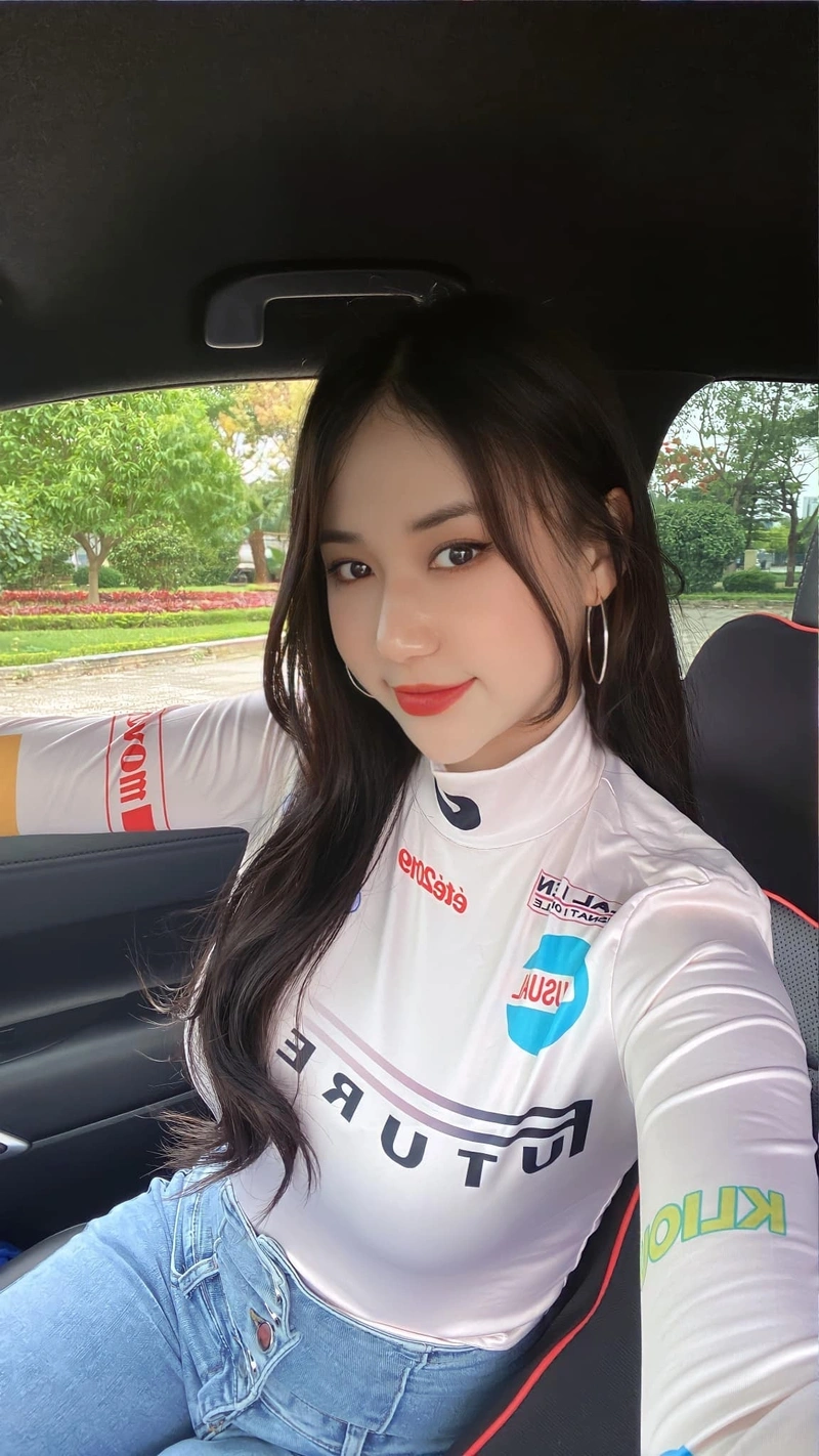 Như Lê TikToker sexy trong bộ ảnh gợi cảm không che