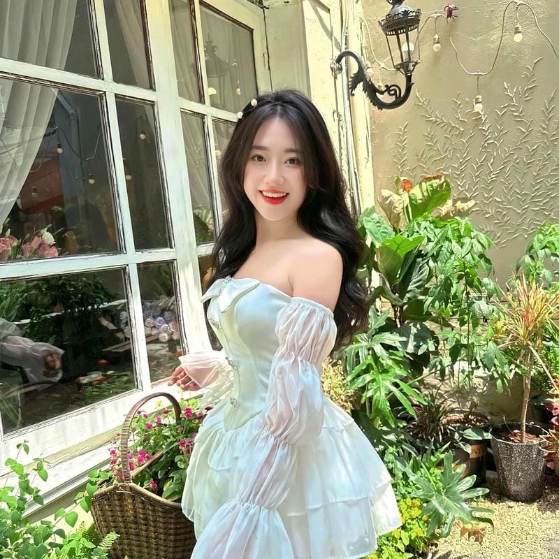 Thảo Lee bikini sexy mang diện mạo tươi sáng nổi bật