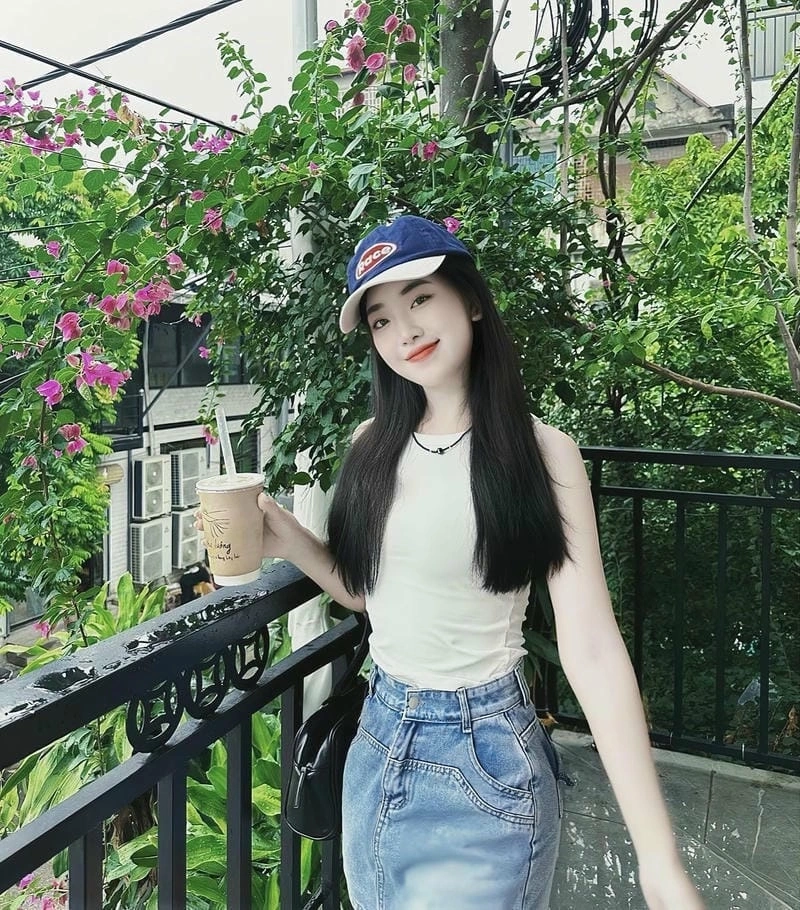 Thảo Lee bikini sexy thể hiện diện mạo hài hòa