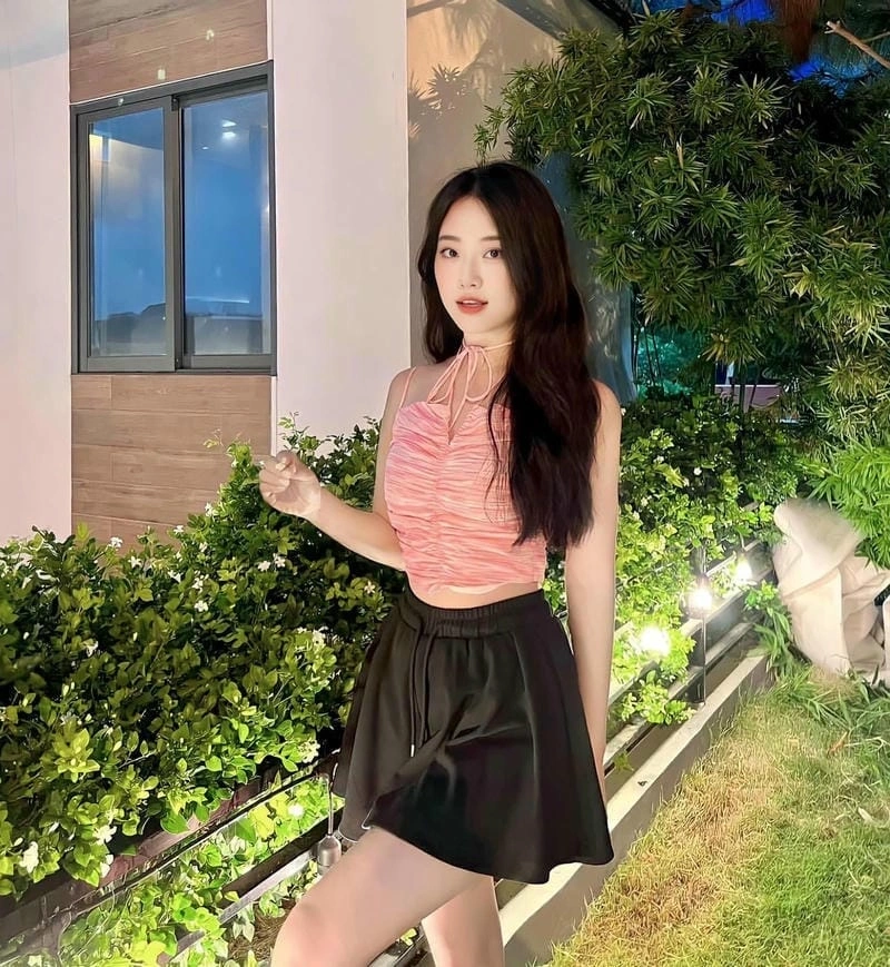 Thảo Lee bikini sexy thể hiện nét duyên trẻ trung