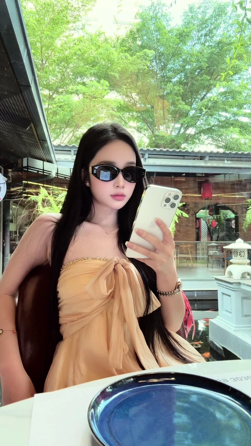 Thuhuongbabyy sexy lộ hàng vòng một tròn đầy nóng bỏng