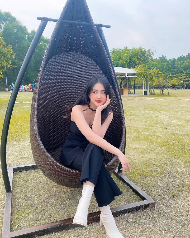 TikToker Như Lê sexy khoe đít căng mọng hút mắt
