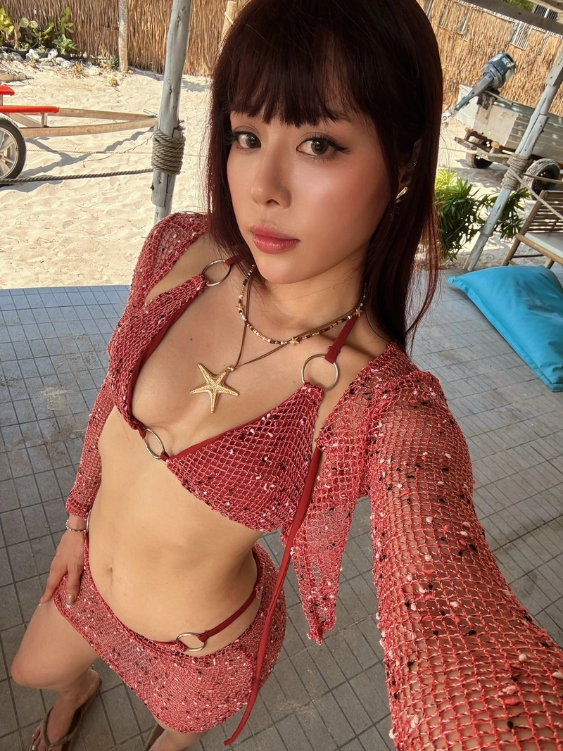 TikToker Quỳnh Mai lộ hàng mông tròn