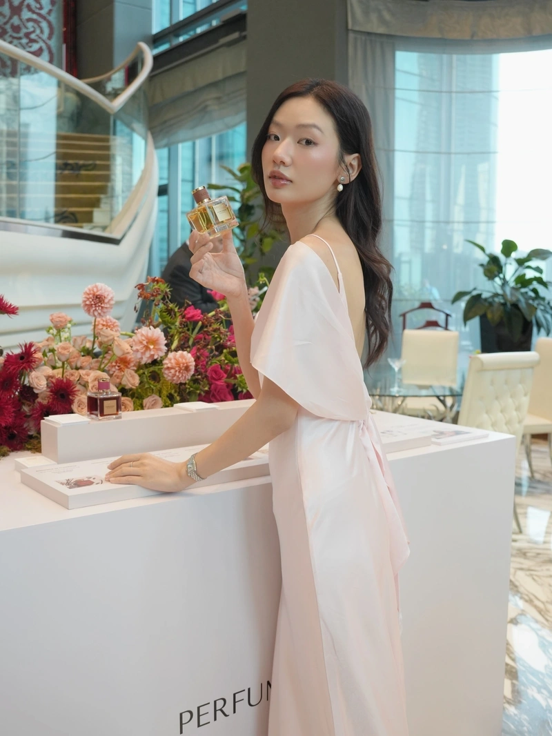 Tống Khánh Linh khỏa thân full HD gợi tình