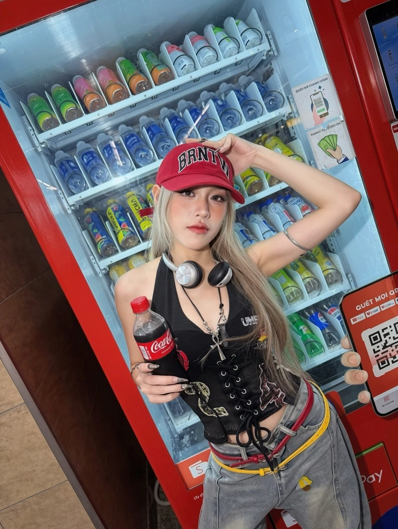 Trà Đặng không che full HD khoe thân hình dâm đãng