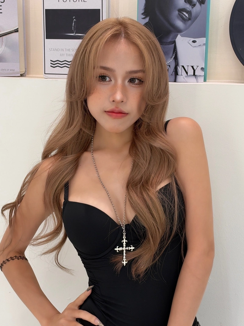 Trà Đặng lột đồ lộ hàng vòng 3 căng tròn