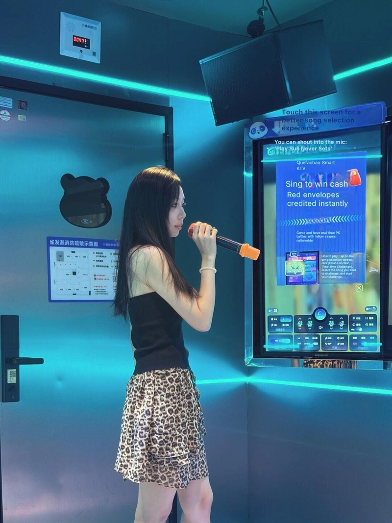 Vòng 1 to tròn gái karaoke lột đồ nóng bỏng
