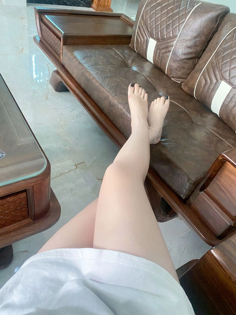 Vòng một to khủng dáng chuẩn